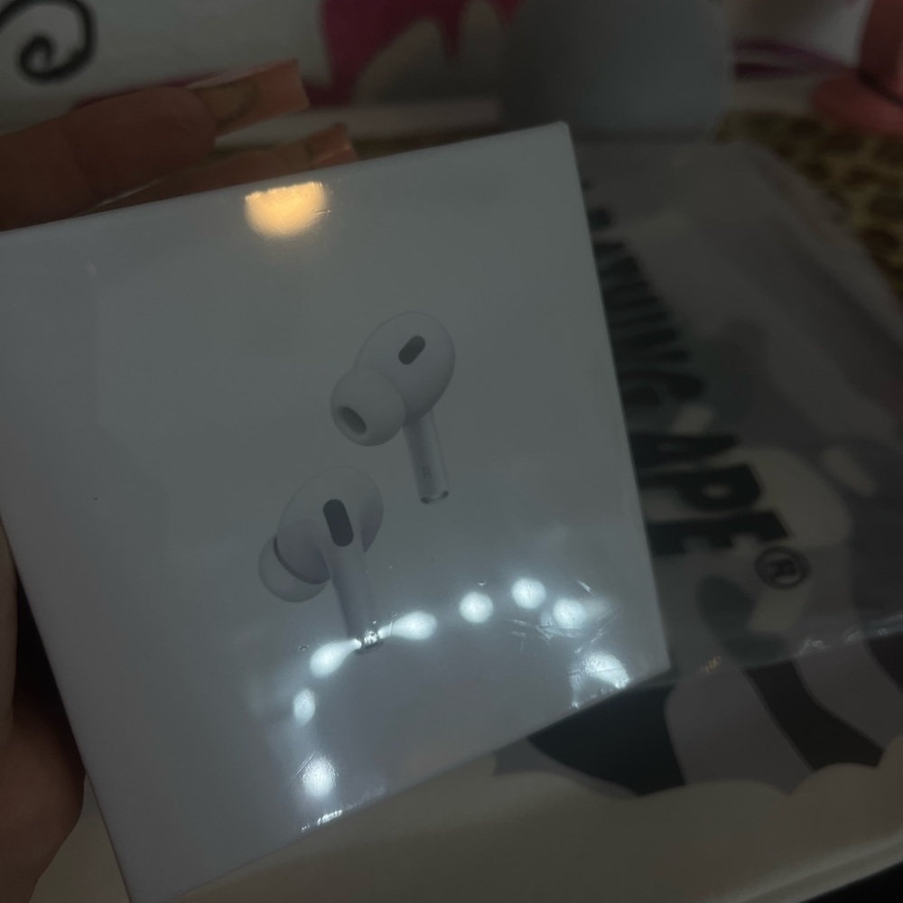 Apple AirPods Pro with MagSafe Charging Case
